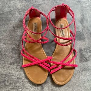 Steve Madden Hot Pink Kammi Strappy Braided Sandals Size 9.5 M Flats Ankle Zip